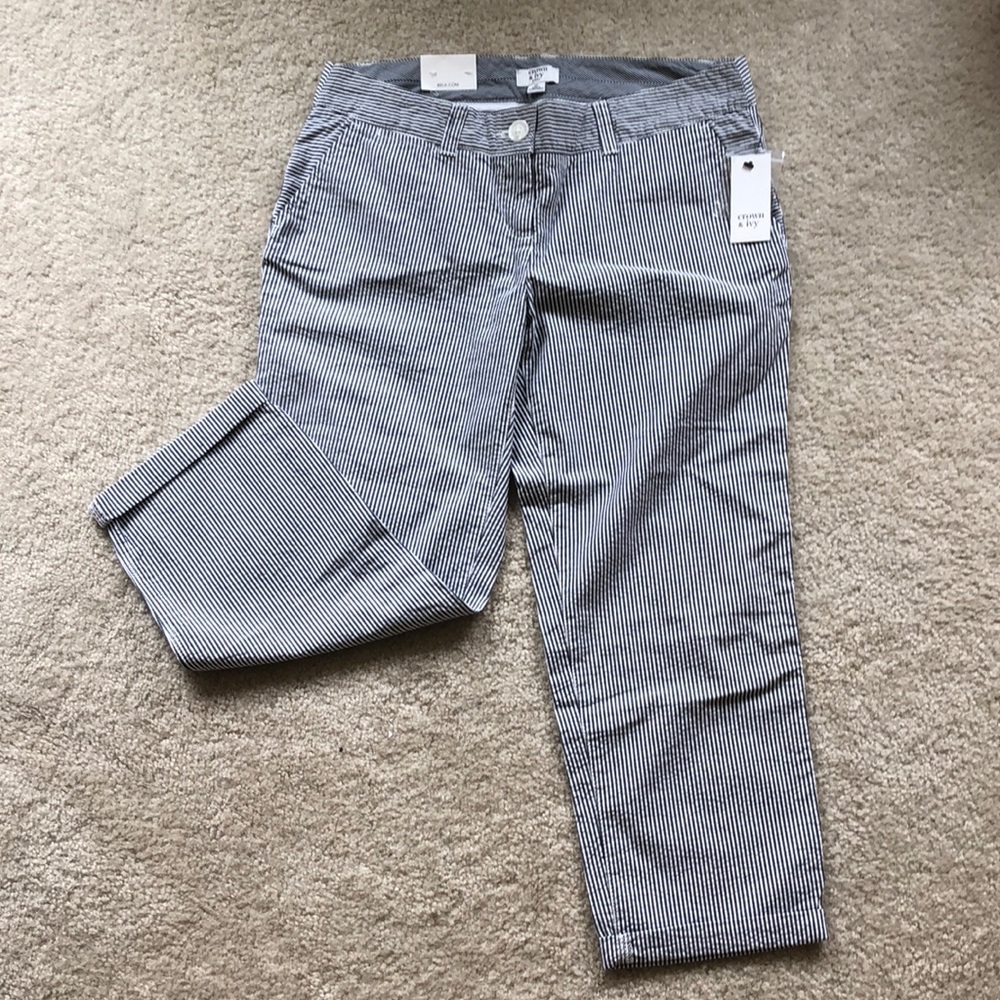 🆕 Crown & Ivy Capris